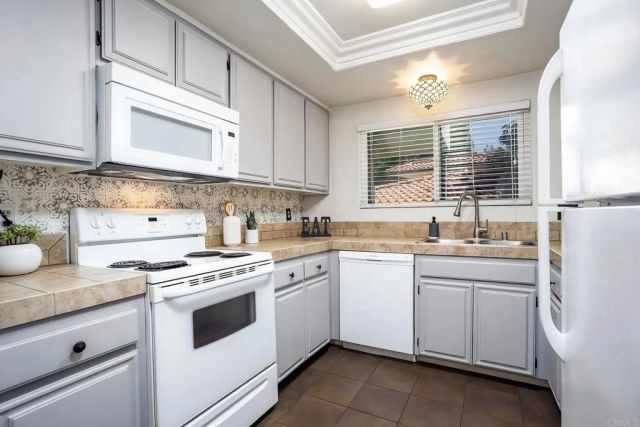 4265 Asher St 22, San Diego, CA 92110