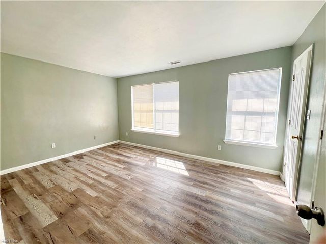 305 Civil Ct Apt D, Newport News, VA 23608