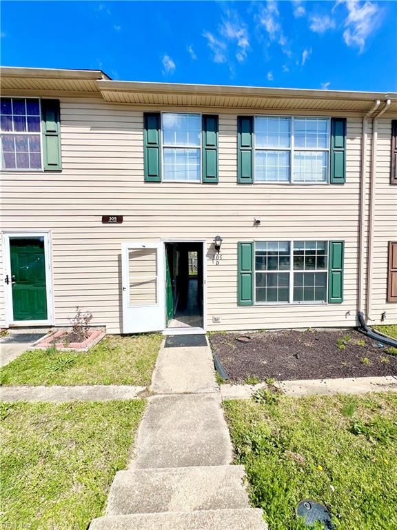 305 Civil Ct Apt D, Newport News, VA 23608