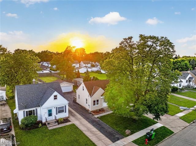 1324 Elmwood Road, Mayfield Heights, OH 44124