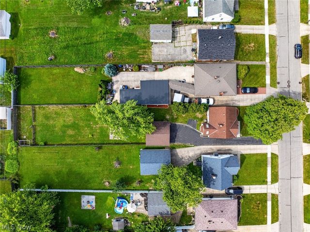 1324 Elmwood Road, Mayfield Heights, OH 44124