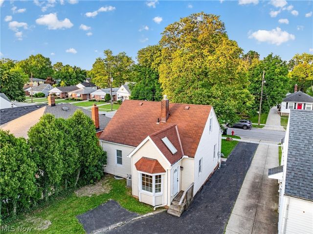 1324 Elmwood Road, Mayfield Heights, OH 44124