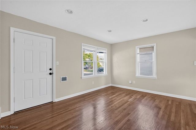 1324 Elmwood Road, Mayfield Heights, OH 44124