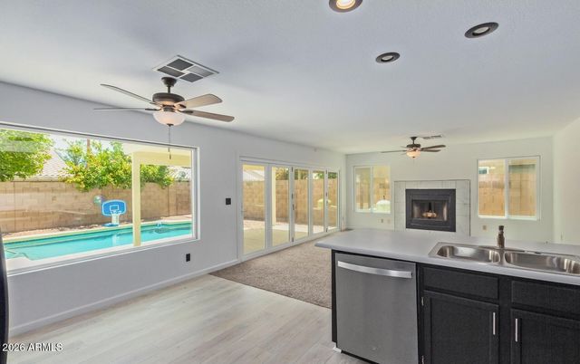 11991 N 69TH Avenue, Peoria, AZ 85345