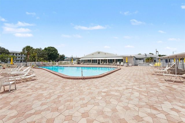 5855 18TH STREET N 1, St Petersburg, FL 33714