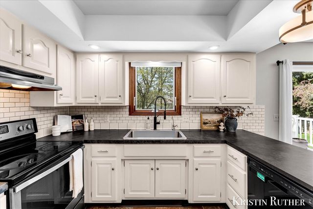 9155 J Avenue, Byron Center, MI 49315