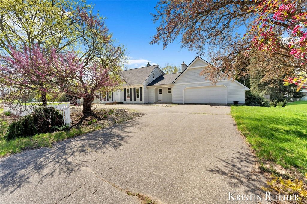 9155 J Avenue, Byron Center, MI 49315