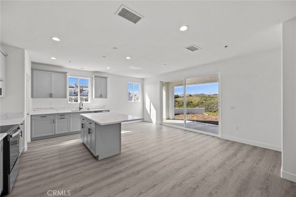 16765 La Bella Villa, Riverside, CA 92503 — exterior