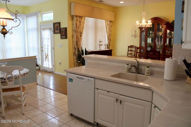 4 Summerlawn Drive, Lakewood, NJ 08701