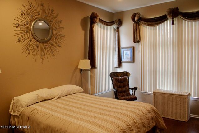 4 Summerlawn Drive, Lakewood, NJ 08701