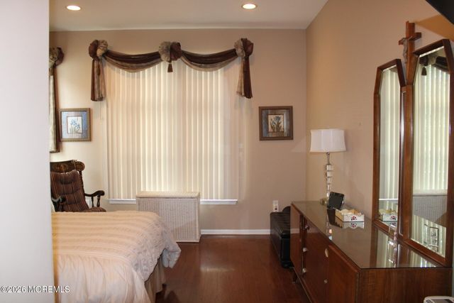 4 Summerlawn Drive, Lakewood, NJ 08701