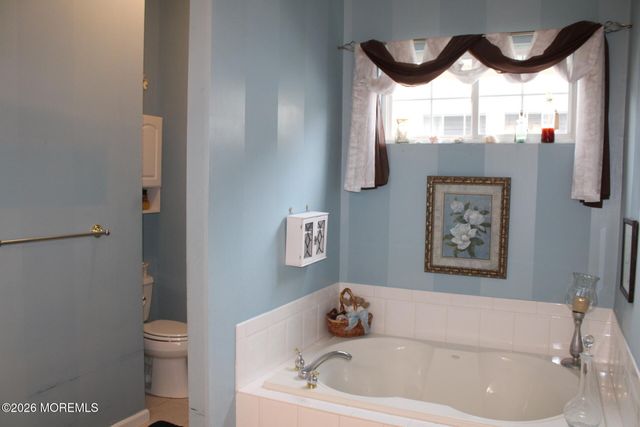 4 Summerlawn Drive, Lakewood, NJ 08701