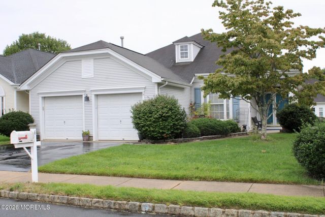 4 Summerlawn Drive, Lakewood, NJ 08701