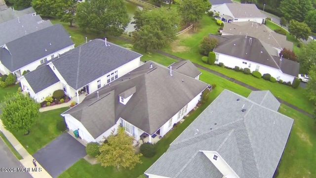 4 Summerlawn Drive, Lakewood, NJ 08701