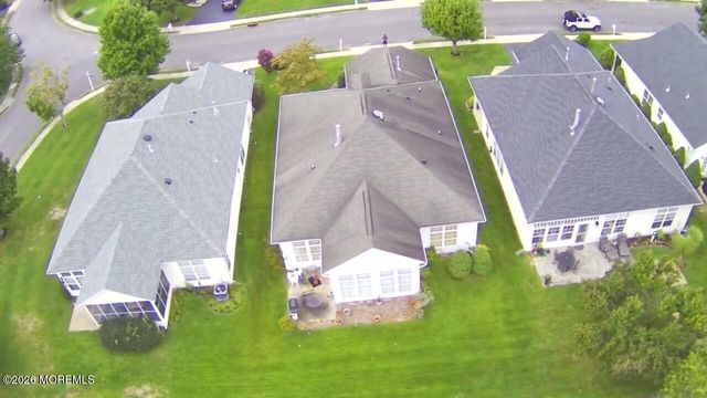 4 Summerlawn Drive, Lakewood, NJ 08701