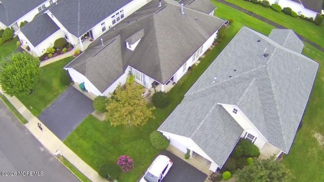 4 Summerlawn Drive, Lakewood, NJ 08701