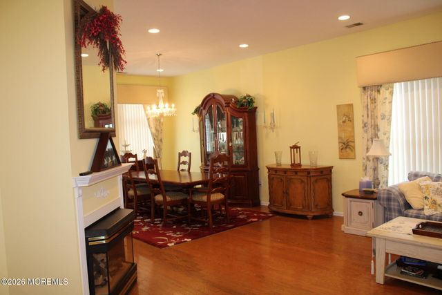 4 Summerlawn Drive, Lakewood, NJ 08701