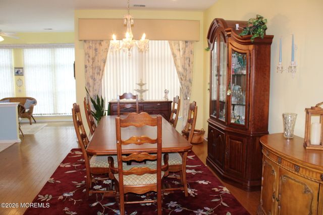4 Summerlawn Drive, Lakewood, NJ 08701
