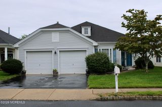 4 Summerlawn Drive, Lakewood, NJ 08701