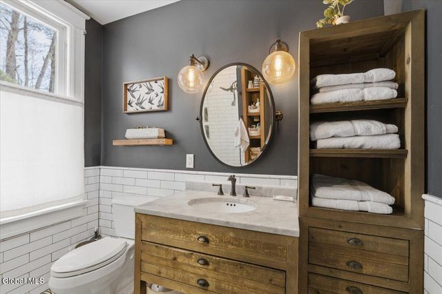 278 Ballston Avenue, Saratoga Springs, NY 12866