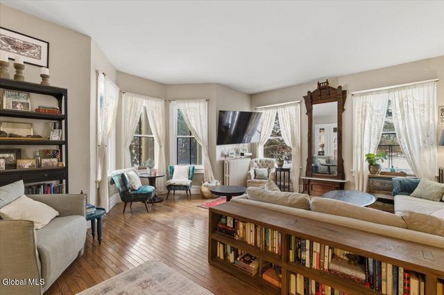 278 Ballston Avenue, Saratoga Springs, NY 12866