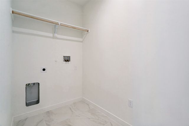 1111 Raiford Rd 100, Carrollton, TX 75007