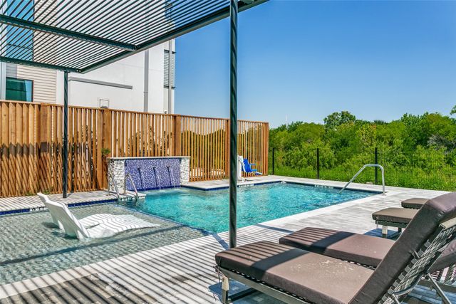 1111 Raiford Rd 100, Carrollton, TX 75007