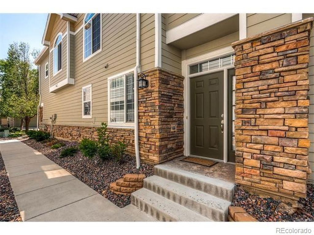 1379 Carlyle Park Cir, Highlands Ranch, CO 80129