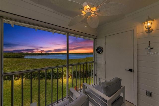 946 SANDPIPER CIRCLE 946, Bradenton, FL 34209