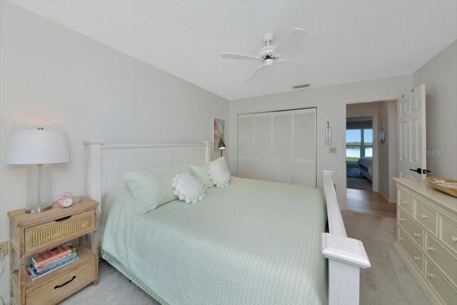 946 SANDPIPER CIRCLE 946, Bradenton, FL 34209