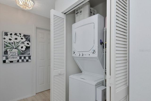 946 SANDPIPER CIRCLE 946, Bradenton, FL 34209