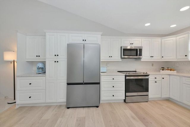 946 SANDPIPER CIRCLE 946, Bradenton, FL 34209