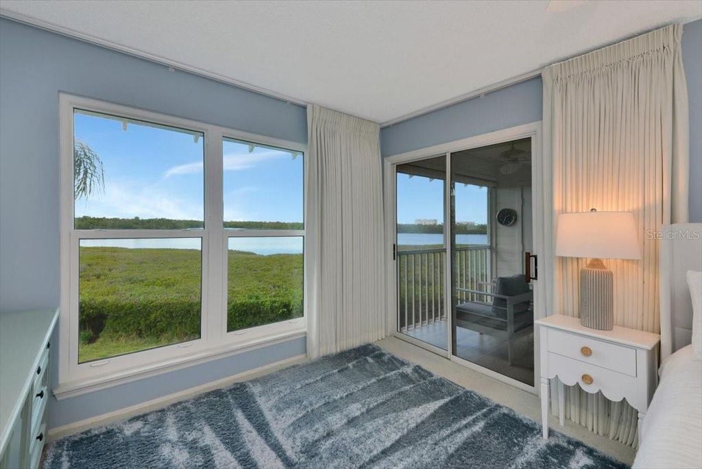 Image 17 of property listing at 946 SANDPIPER CIRCLE 946, Bradenton, FL 34209