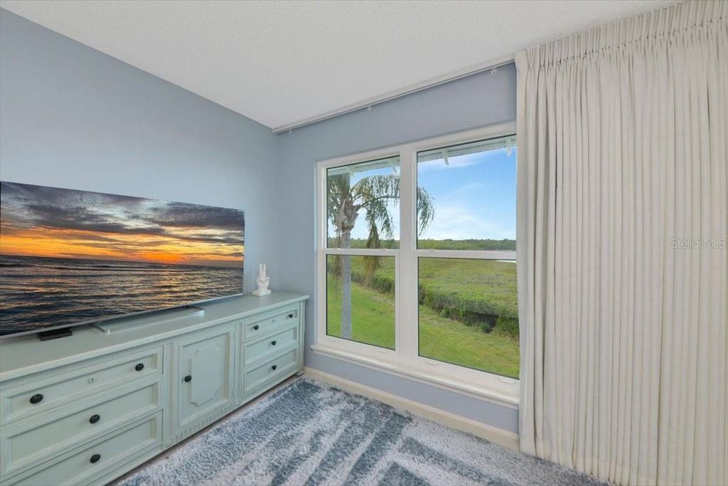 Image 18 of property listing at 946 SANDPIPER CIRCLE 946, Bradenton, FL 34209