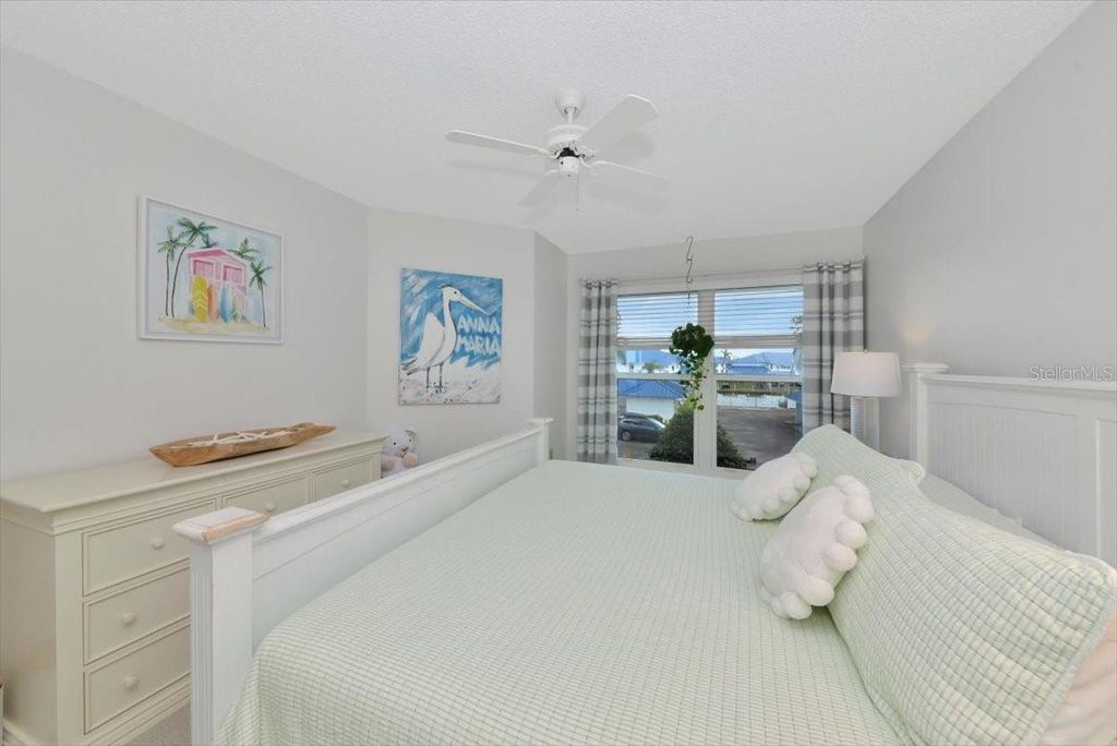 Image 21 of property listing at 946 SANDPIPER CIRCLE 946, Bradenton, FL 34209