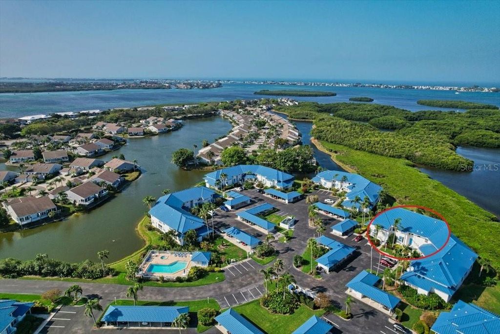 Image 30 of property listing at 946 SANDPIPER CIRCLE 946, Bradenton, FL 34209