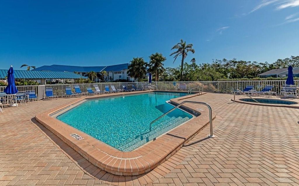 Image 34 of property listing at 946 SANDPIPER CIRCLE 946, Bradenton, FL 34209