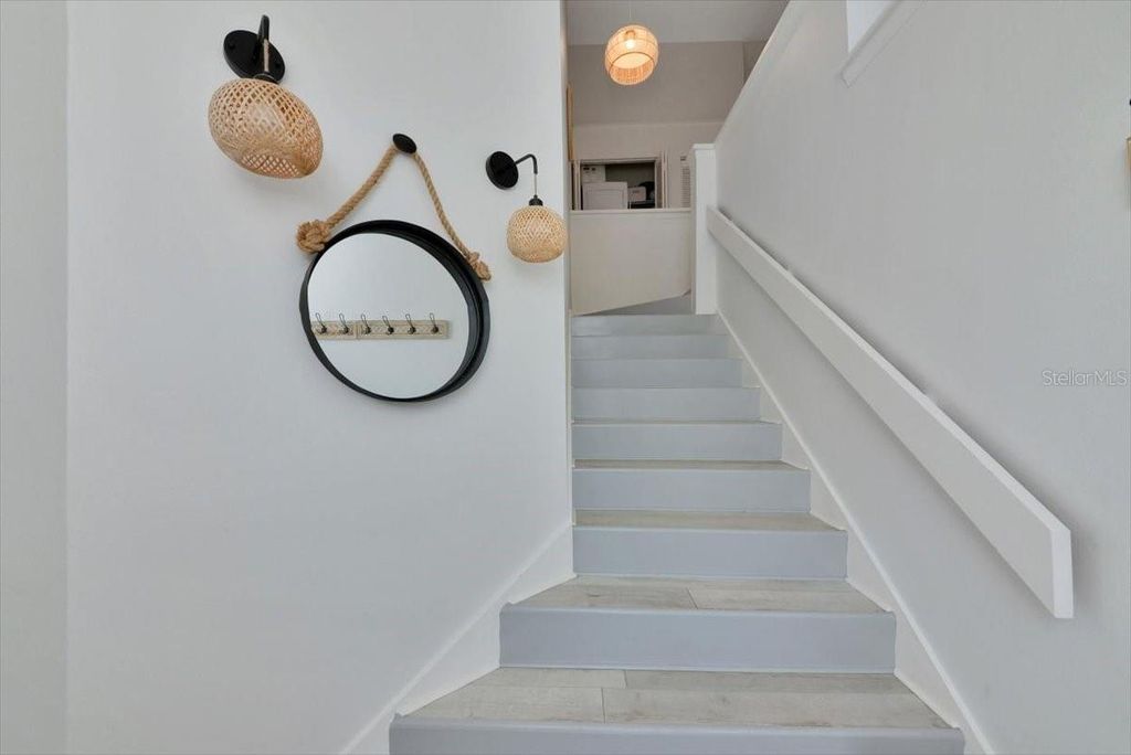 Image 5 of property listing at 946 SANDPIPER CIRCLE 946, Bradenton, FL 34209