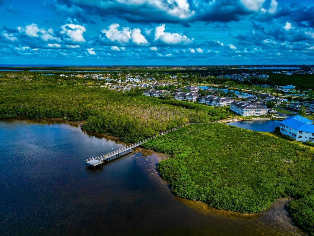 Image 50 of property listing at 946 SANDPIPER CIRCLE 946, Bradenton, FL 34209