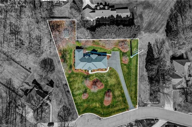 204 W Stonebury Court, Reidsville, NC 27320