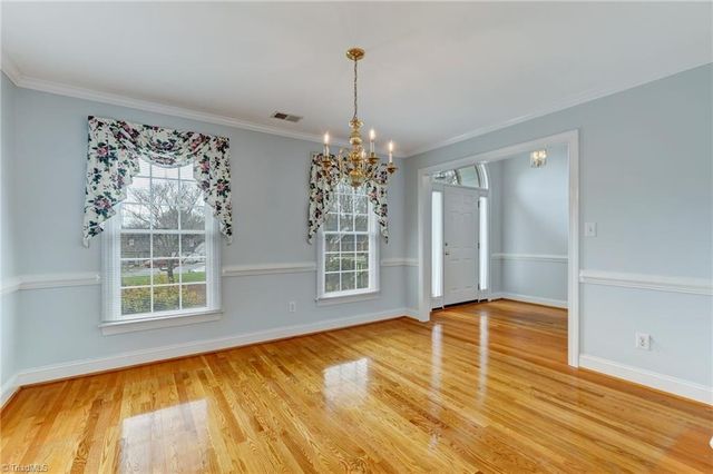 204 W Stonebury Court, Reidsville, NC 27320