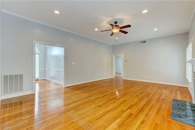 204 W Stonebury Court, Reidsville, NC 27320