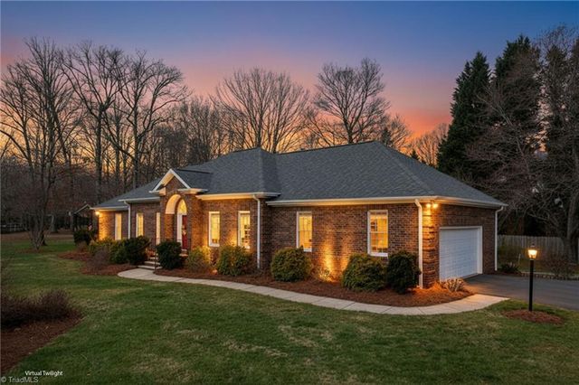 204 W Stonebury Court, Reidsville, NC 27320