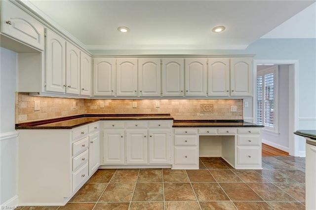 204 W Stonebury Court, Reidsville, NC 27320