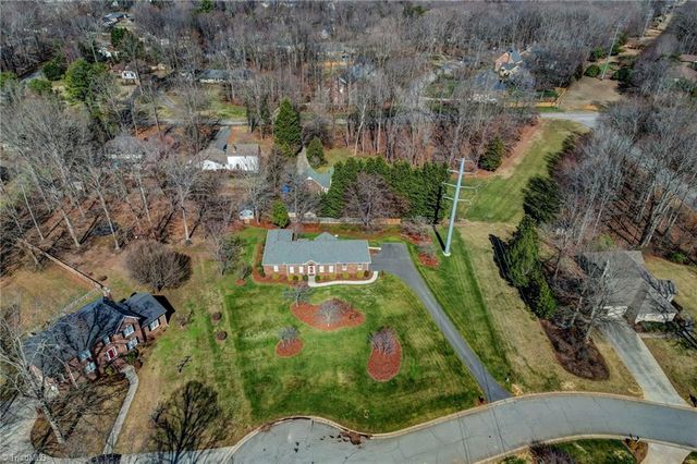 204 W Stonebury Court, Reidsville, NC 27320