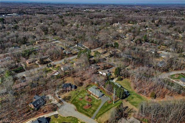 204 W Stonebury Court, Reidsville, NC 27320