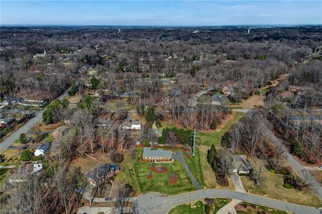 204 W Stonebury Court, Reidsville, NC 27320