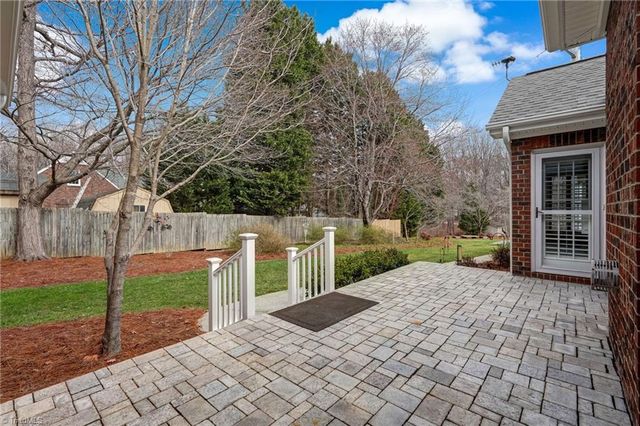 204 W Stonebury Court, Reidsville, NC 27320