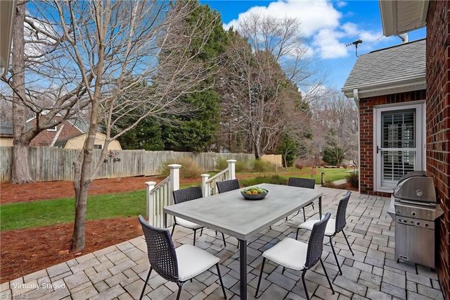 204 W Stonebury Court, Reidsville, NC 27320