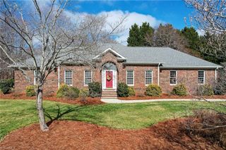 204 W Stonebury Court, Reidsville, NC 27320